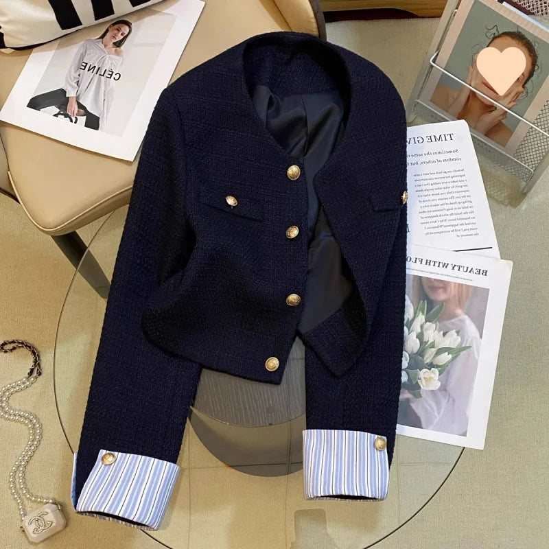 Claire | Veste Courte en Tweed à Boutons Dorés