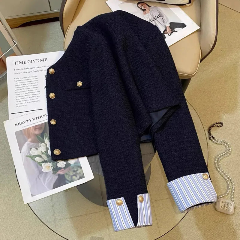 Claire | Veste Courte en Tweed à Boutons Dorés