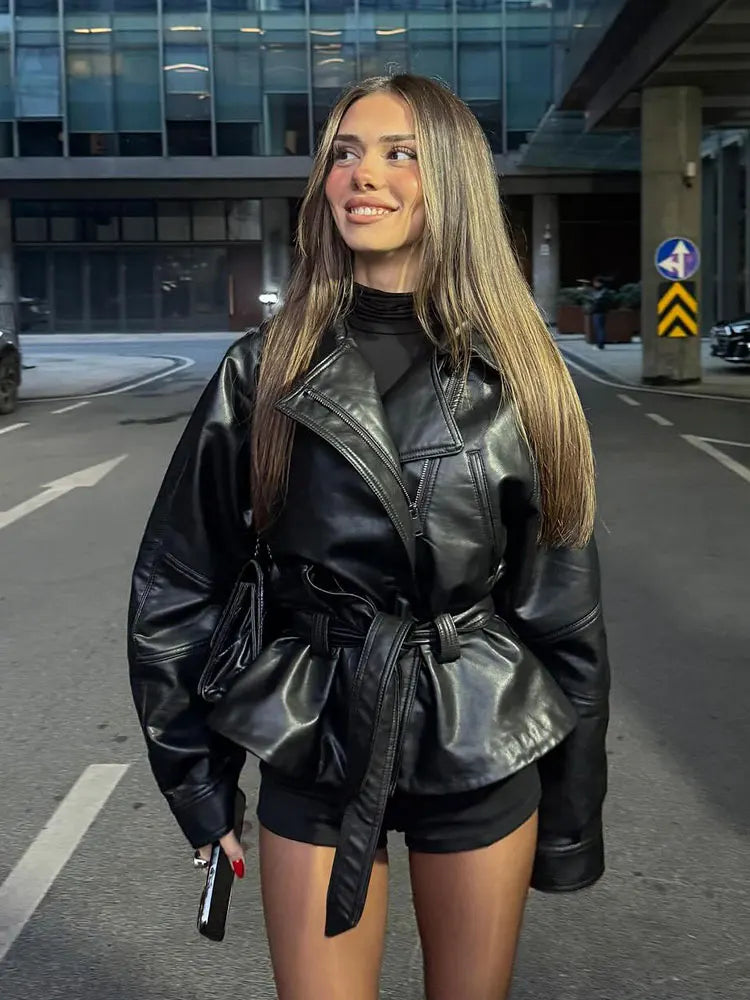 Léa | Trench Court en Simili Cuir à Ceinture